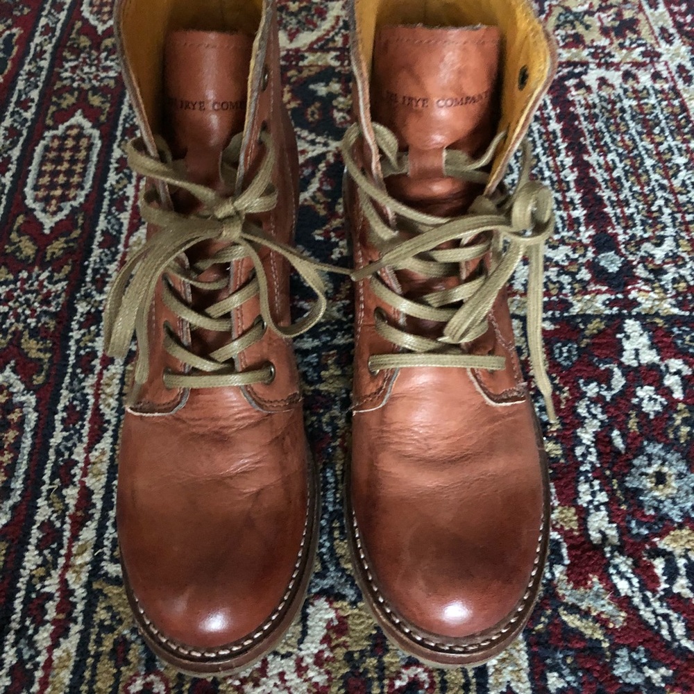 Women’s size 7.5 cognac brown FRYE boots.